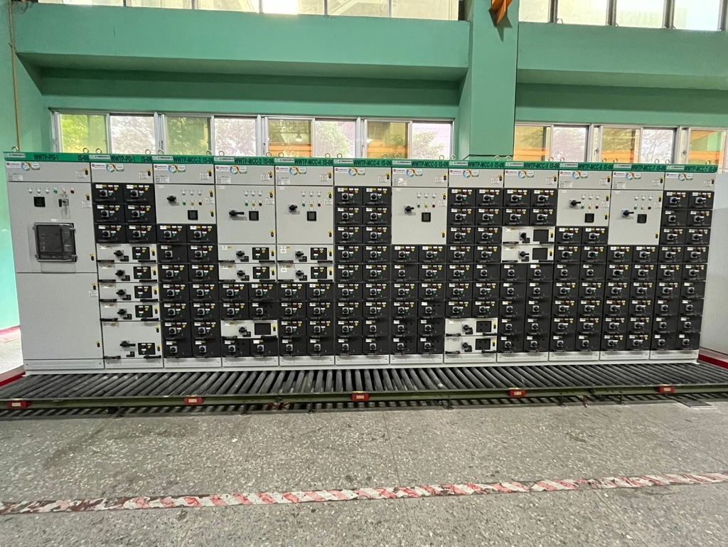 ​低壓閉鎖型配電盤